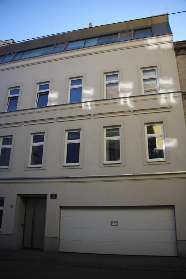 Apartment Number 4 Вена Экстерьер фото